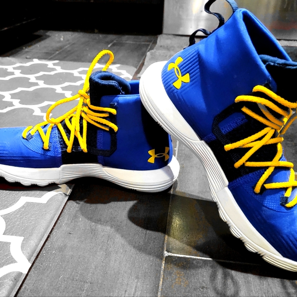 Youth basketball kicks
